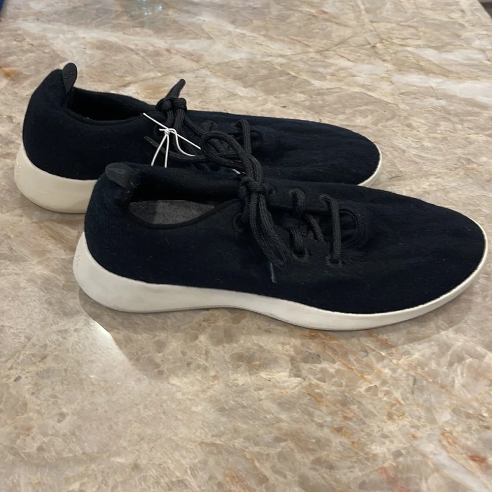 NWOT ALLBIRDS‎ Men’s Wool Runners!